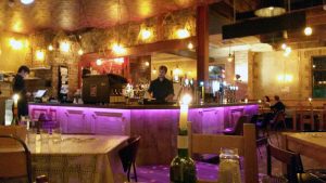 Barrelhouse Bar and Grill, Edinburgh - interior.
